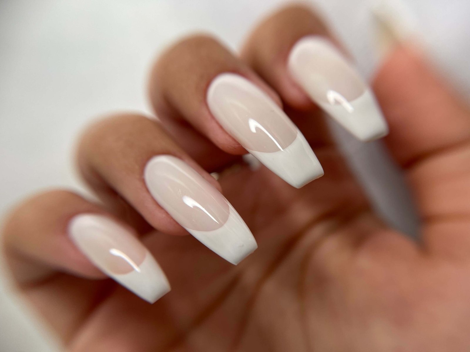 לק ג'ל דוגמה חצי לבן