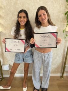 בוגרות קורס לק ג'ל לנערות - במעיין ביוטי סטודיו