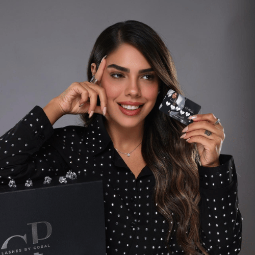 קורל פרלה מדריכת קורס הרמת ריסים